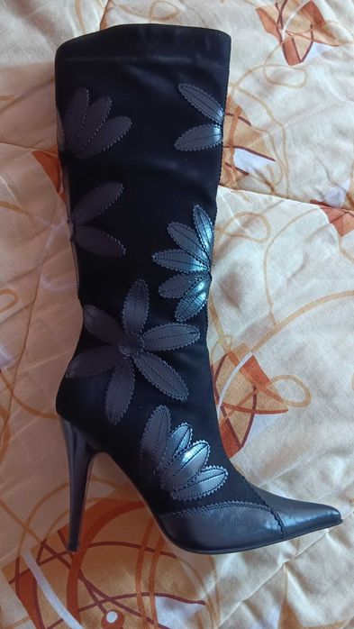 Дамски черни ботуши