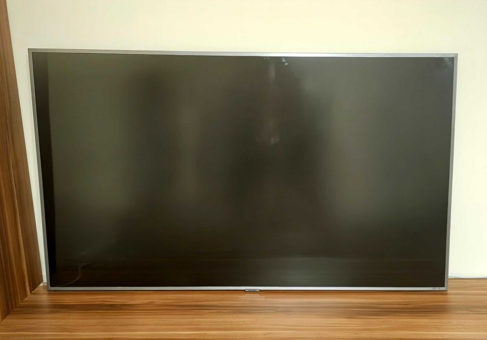 Телевизор Samsung QE55Q67R - 55-инча 4K Ultra HD QLED