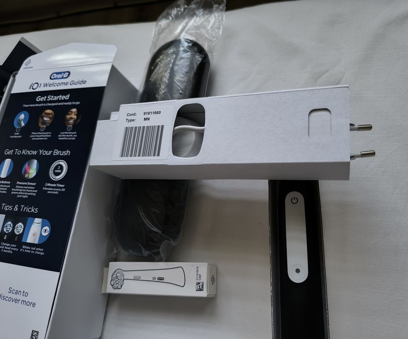Електрическа четка за зъби Oral B  IO S3 BLACK 6/15/6