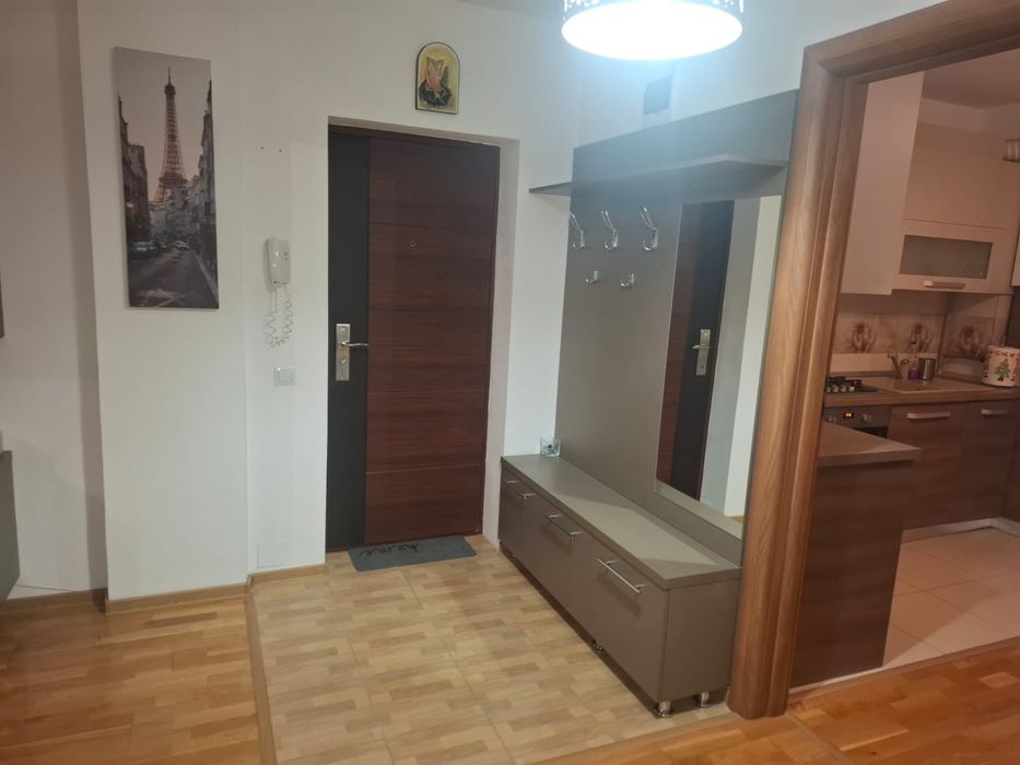 De închiriat apartament 3 camere, zona Doamna Stanca
