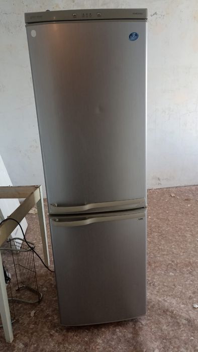 Продам холодильник