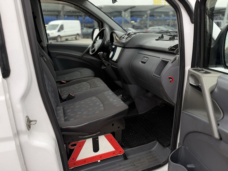 Mercedes Vito 110кс 9 местен Ръчка