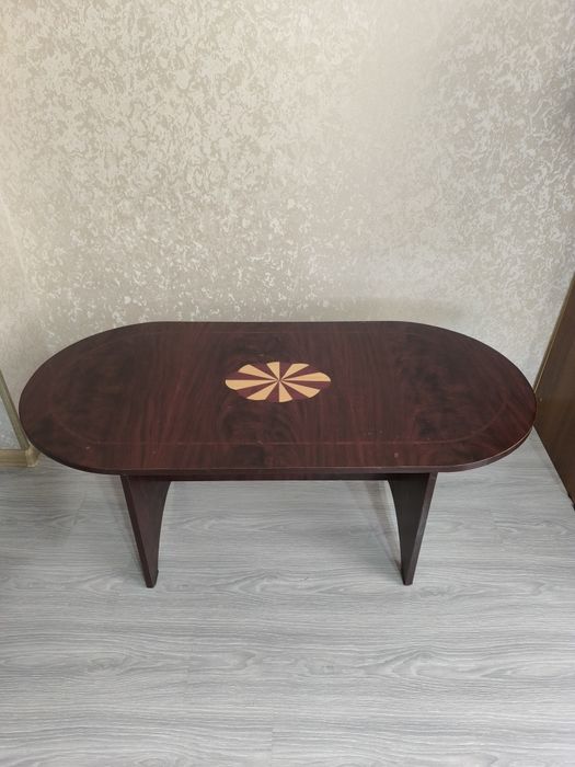Продается стол дерево 120×60