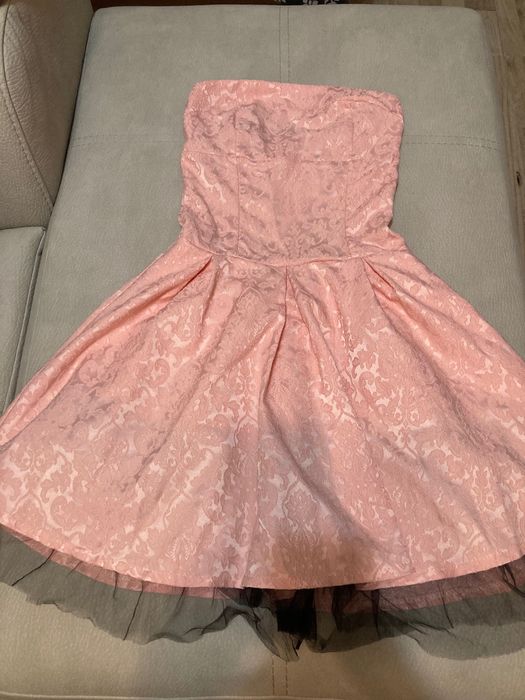 Розова рокля с подплата