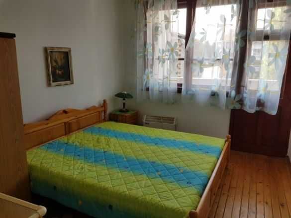 Дава се под наем Тристаен апартамент в Бургас, Възраждане - 106 кв.м за 240 € - Снимка #2