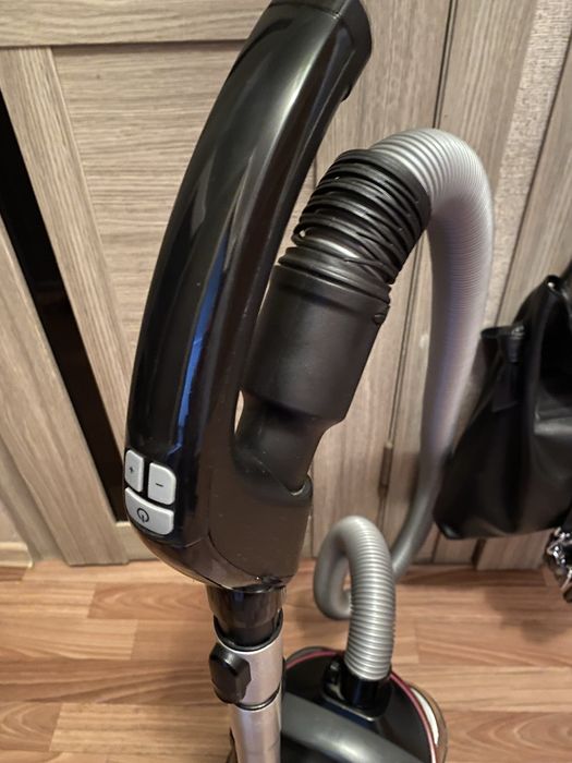 Продам    Пылисос