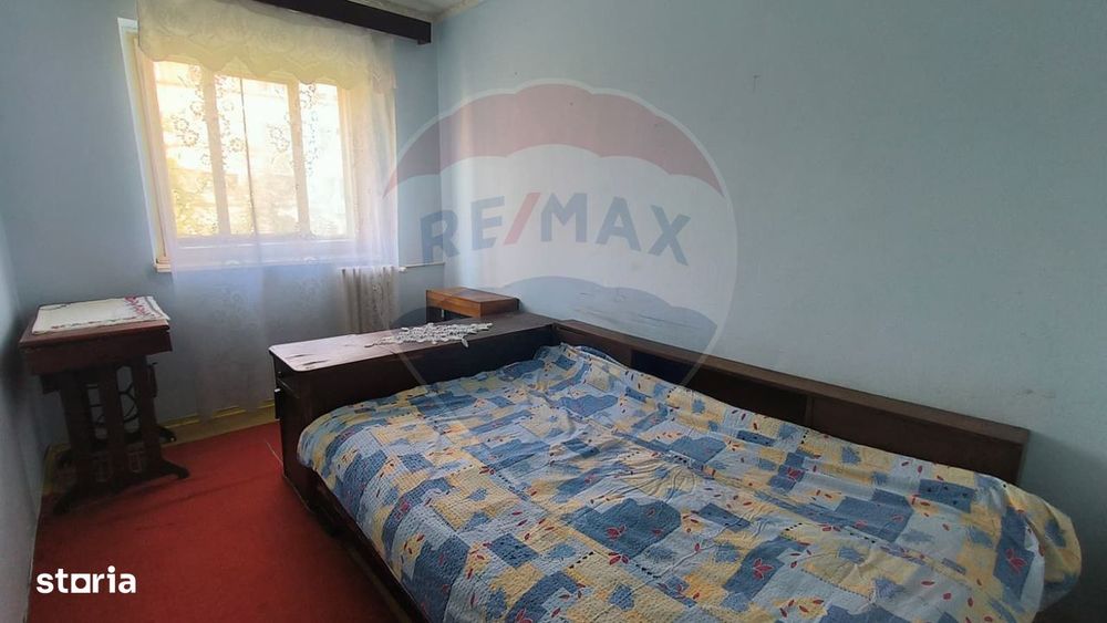 Apartament cu 3 camere de vânzare, decomandat Micro 17- Galați