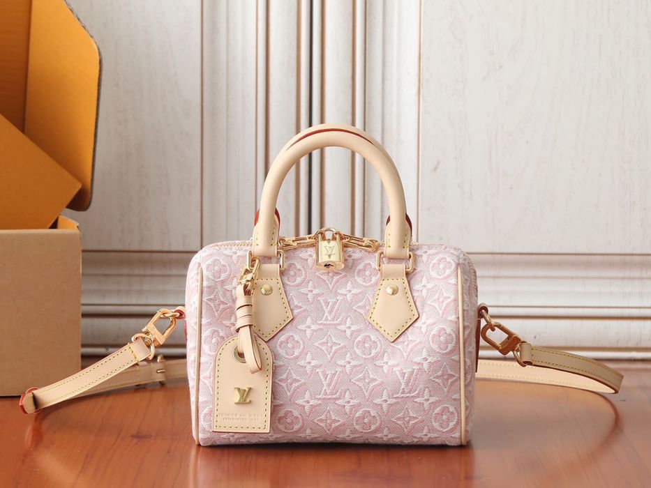 Louis Vuitton модел 2026