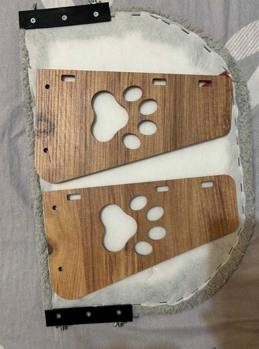 Лежанка для кошек на окно