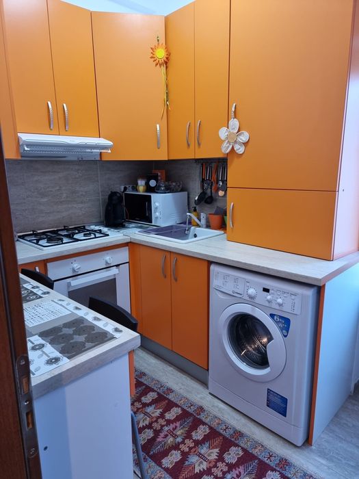 Închiriez apartament