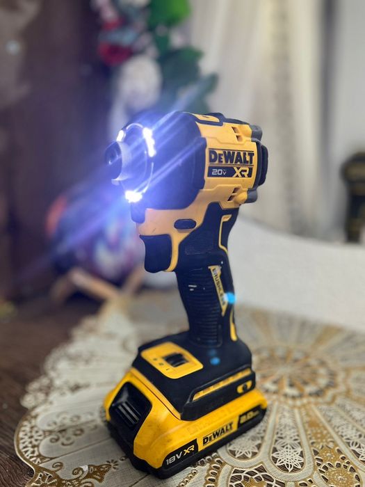 DeWalt dcf870 18 v