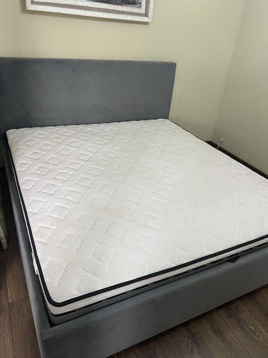 Продам спальный гарнитур