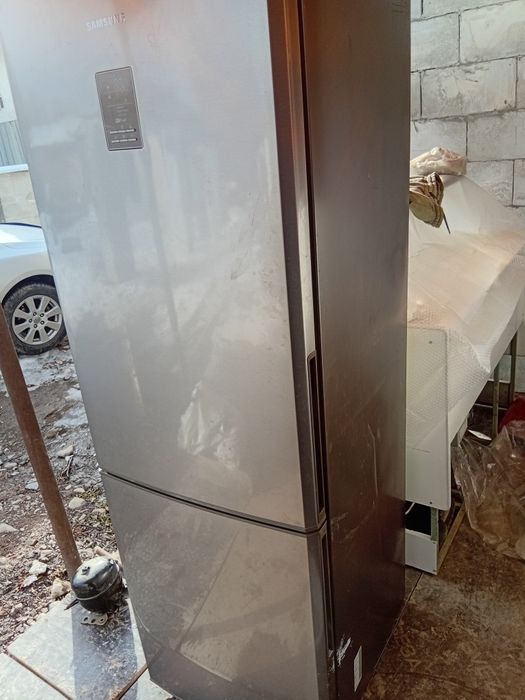 Холодильник хорошо работает