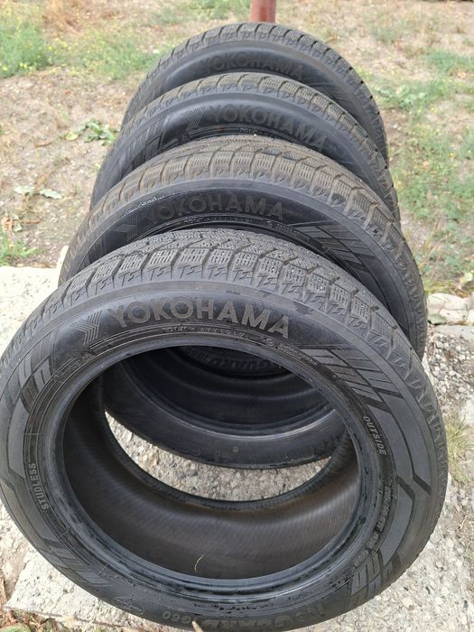 Продам шины. 215/55/17 якохама