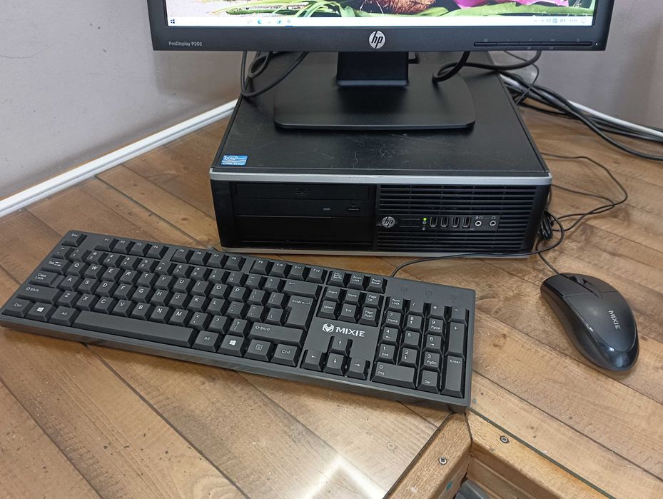 Настолен компютър HP Compaq 8300 Elite