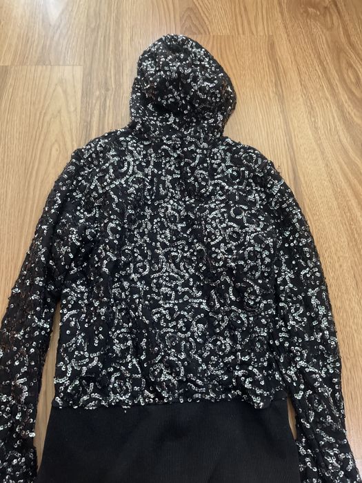 Дамско горнище изцяло в пайети