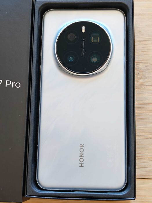 Honor Magic 7 Pro - 512GB/12GB – Неразличим от нов! Гаранция към Vivacom + Допълнителни аксесоари