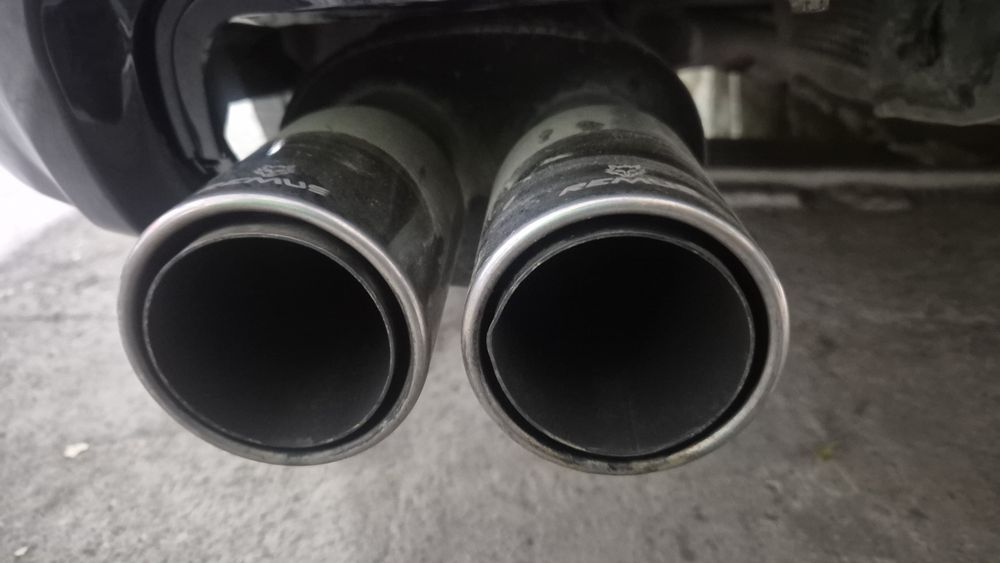 Продам глушитель бмв е39