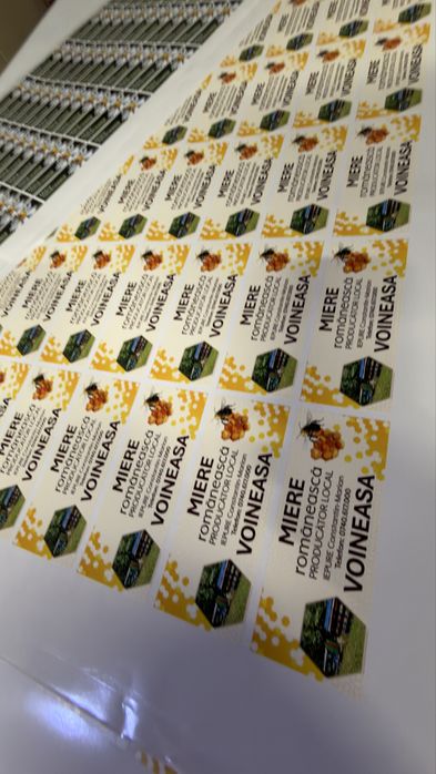 Casete luminoase,Litere volumetrice,Bannere,Autocolante,Stikere,Colant