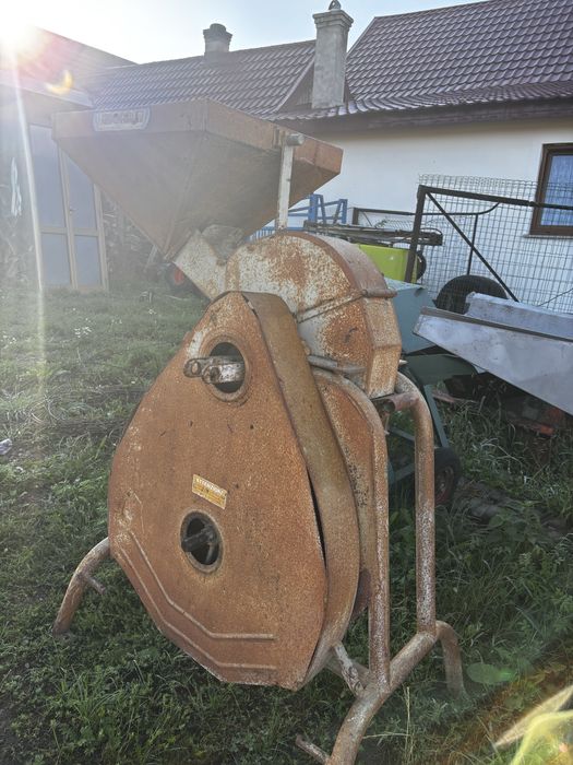 Moara invincibile dupa tractor