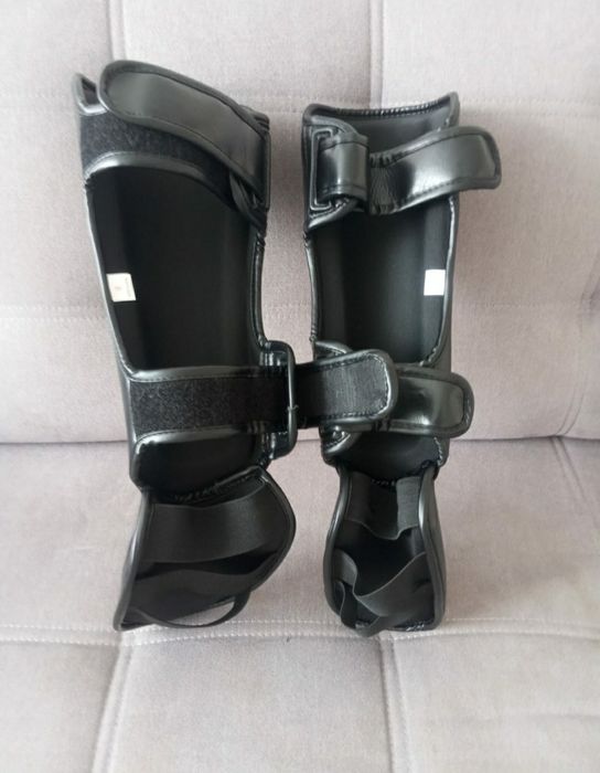 Футы - защита для ног.