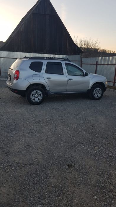Vând Dacia Duster