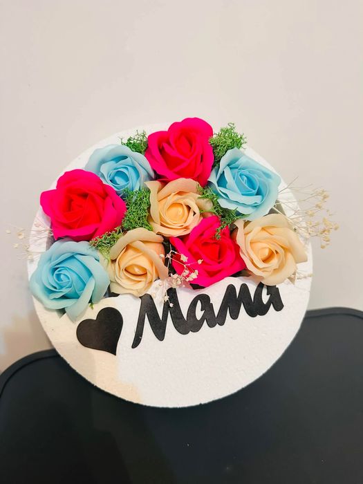 Луксозна кутия със сапунени рози – подарък за 8 март