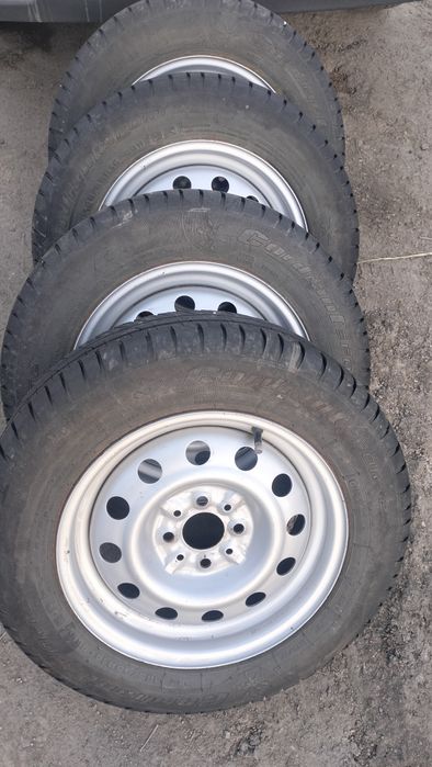 Продам шины с дисками на 14