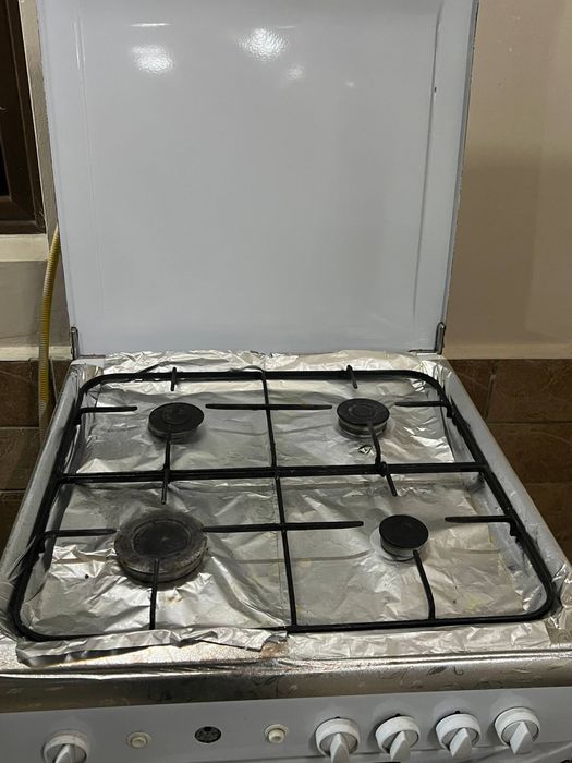 Холодильник и газ плита б/у