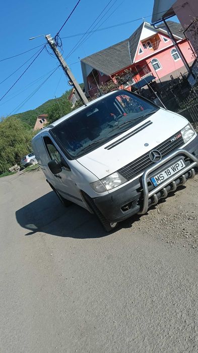Vând Mercedes vito