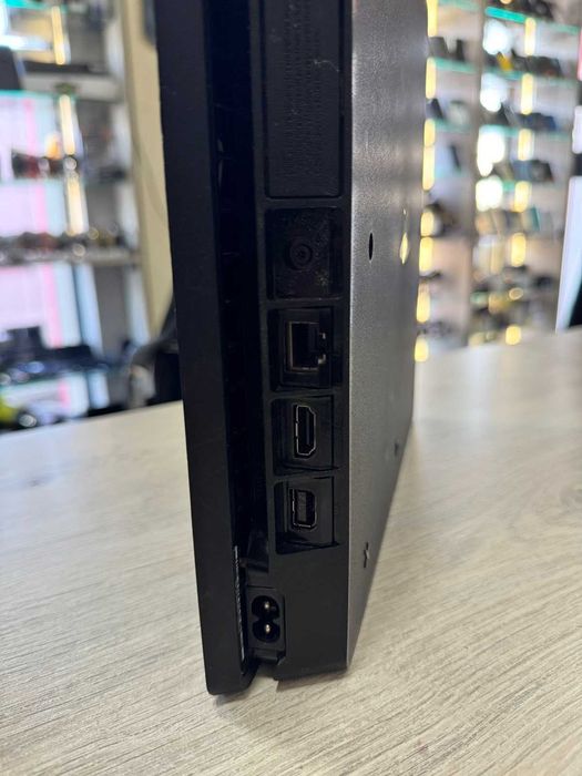 PlayStation 4 – 1TB  / НЕ приема дискове