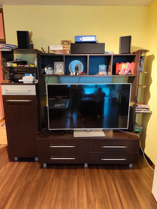 Голям ТВ шкаф, секция - 223 см и телевизор 55 инча