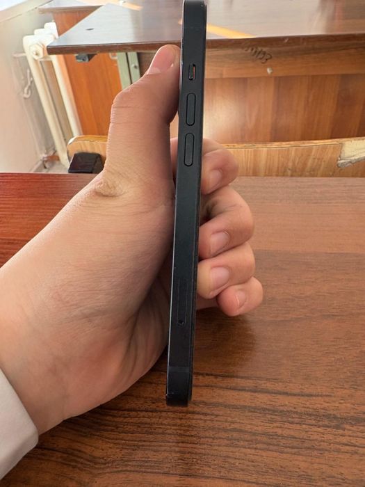 Срочно продам 13 айфон 128