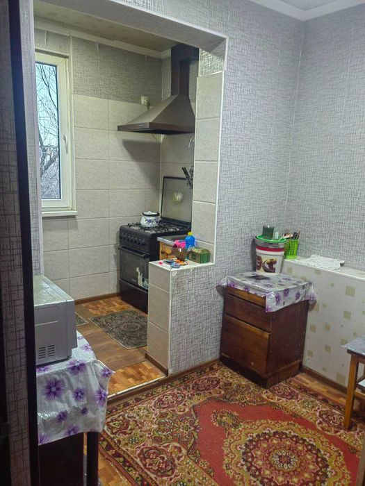 Продается квартира в Яшнабадском районе Авиасозлар 3х ком 3-этаже 70м2