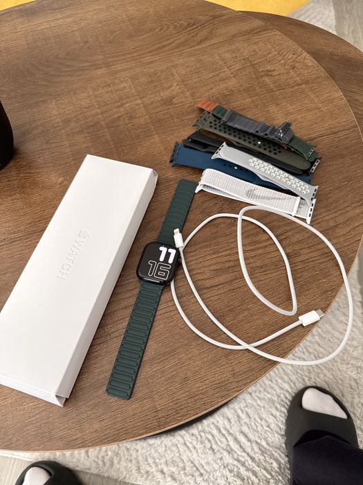 Apple Watch Series 10 – 46 mm – Full Box + 9 brățări