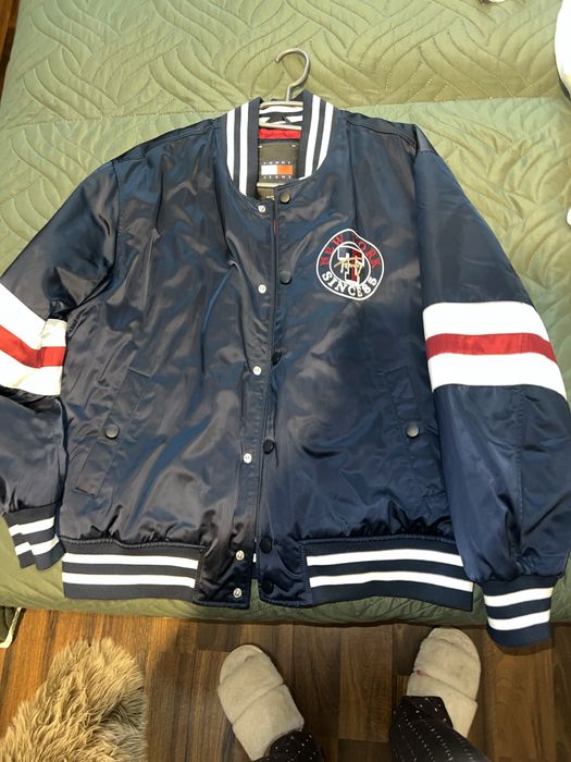 Vand geaca iarna tommy originala