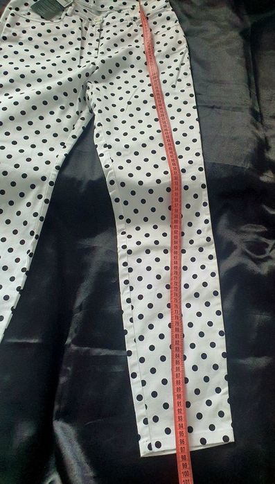 Pantaloni Madeleine M L skinny alb cu buline negre bumbac elastic noi etichetă vara vacanta casual