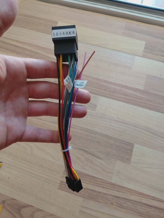 Cablaj adaptor cu 16 pini pentru navigatie aftermarket Renault Logan