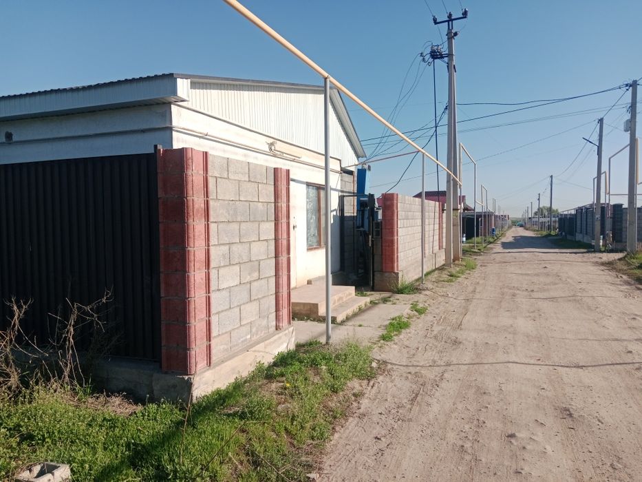 Дом,времянка с мебелью.