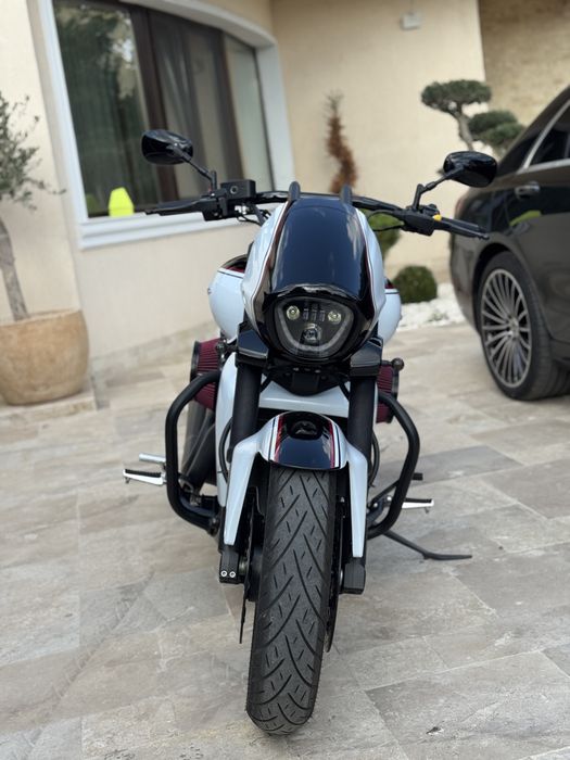 Suzuki Intruder M109R BOSS EDITON