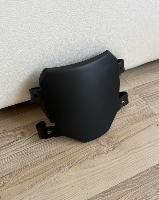 Font plate surron