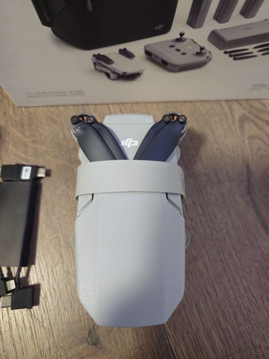 Drona DJI mini 2