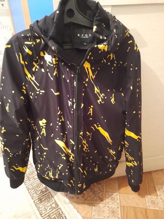 Куртка демисезонная подростковая.