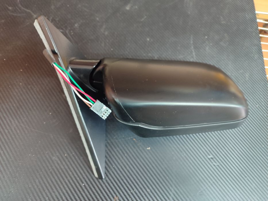 Боковые зеркала на БМВ Е34