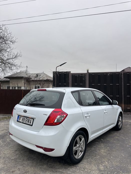 KIA. ceed  An fabricație. 2012 euro 5