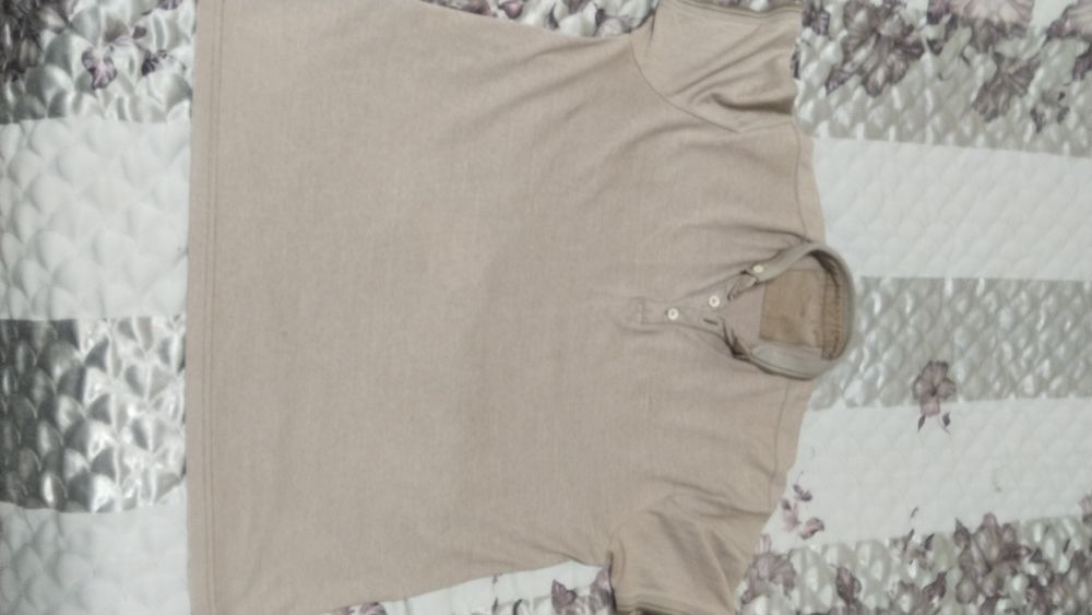 Отдам бесплатно футболки