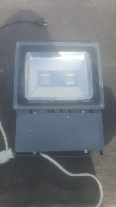 Vând pari led, bare led, proiectoare de exterior RGB DMX