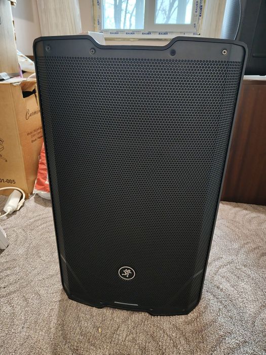 Активна тонколона Mackie srt 215