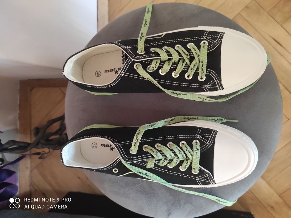 Чисто нови кецове