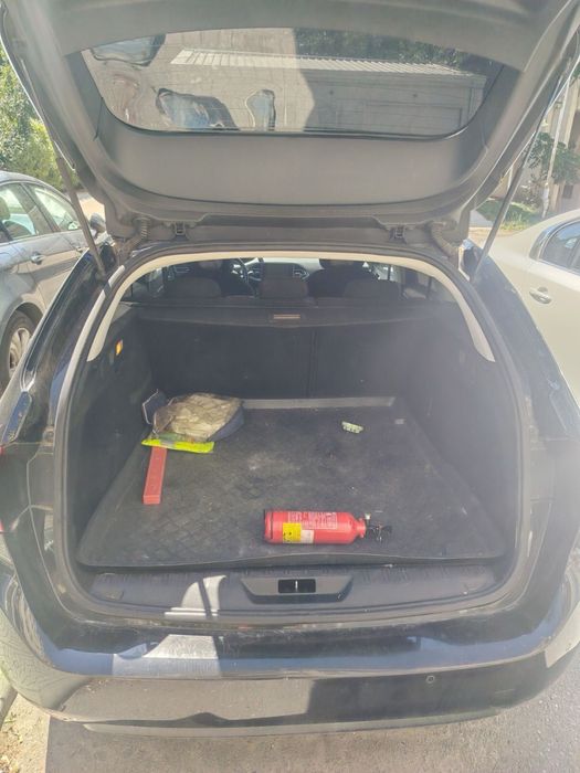 Кола Peugeot 308 Combi